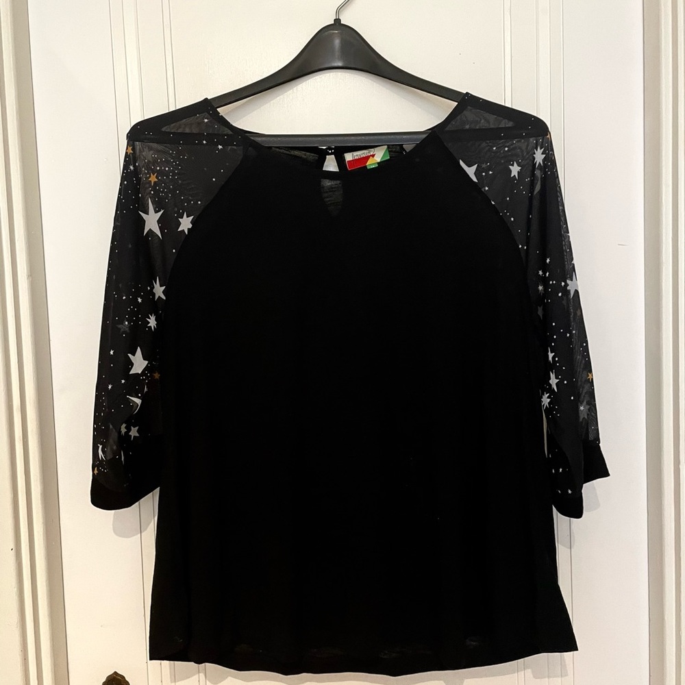 ModCloth mesh star sleeved top